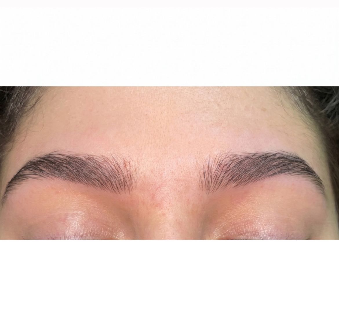 Brows Tweezing